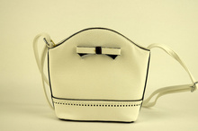 Бяла малка дамска чанта - LILY