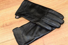 Черни мъжки ръкавици естествена кожа- код 008