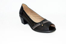 Черни дамски обувки на нисък ток - 0097