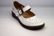 Бели дамски ортопедични обувки - 6692