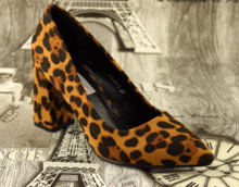 Тигрови елегантни дамски обувки на дебел ток - 17714