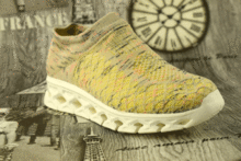 Жълти текстилни дамски маратонки - 601