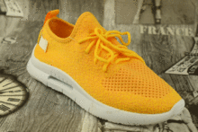 Жълти мъжки текстилни маратонки - В08 -