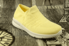 Жълти дамски маратонки от текстил - 303