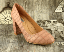 Бежови елегантни дамски обувки на дебел ток - 525093