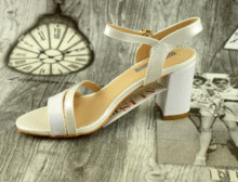 бели сандали на ток