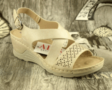 Бежови модни дамски сандали - 508079