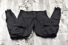 Мъжки черен  панталон със странични джобове и ластик