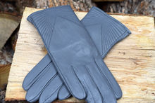 Сиви дамски ръкавици ЕСТЕСТВЕНА КОЖА-код 066
