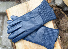 Тъмно сини дамски ръкавици ЕСТЕСТВЕНА КОЖА-код 075